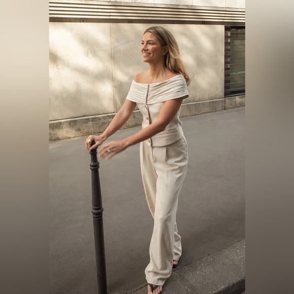 NA-KD Set - Beige Linen Blend Off Shoulder Top & Suit Trousers - Picture 3 of 17